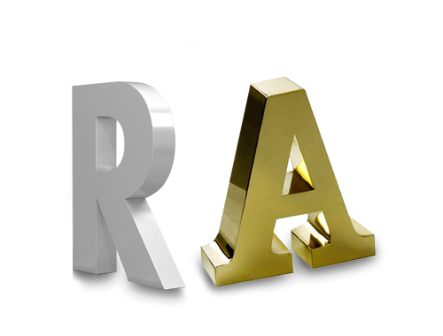 LED ışıklarla aydınlatılmış krom harf tabelası, gece görünürlüğünü artırarak markaların daha fazla dikkat çekmesini sağlar.