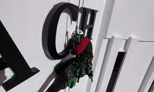 Ekonomik tabela, ışıklı tabela ve ışıksız tabela imalatı ve montajı hizmeti, profesyonel ekibimiz tarafından yüksek kaliteli malzemelerle sunulmaktadır.